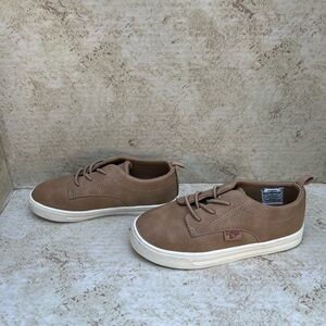 Oshkosh toddler boy tan sneaker. Size 11.